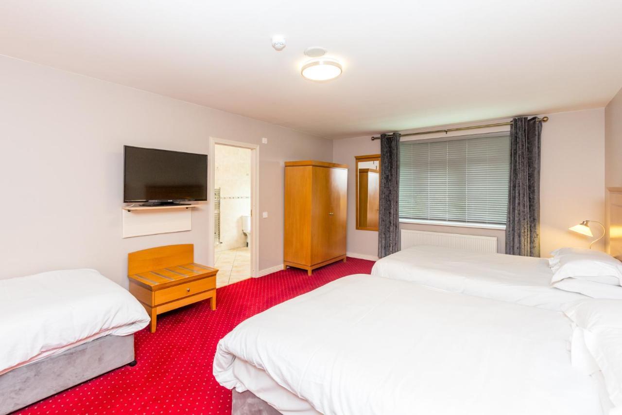Airport View Hotel And Secret Spa Lusk Exterior foto